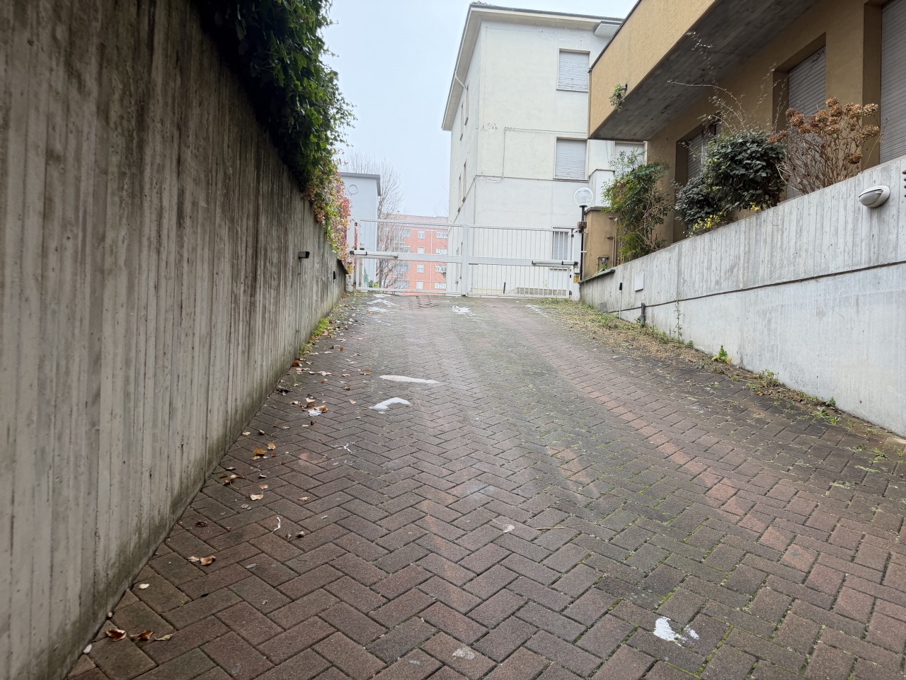 Box/Garage 13mq con box in via torreggiani, San Lazzaro di Savena