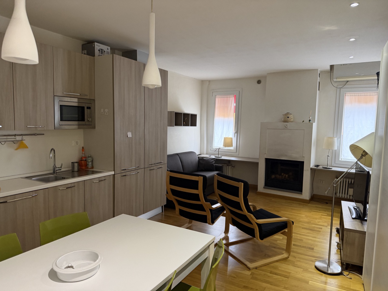 Monolocale arredato in affitto in via fondazza, Bologna