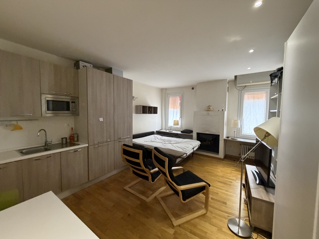 Monolocale arredato in affitto in via fondazza, Bologna