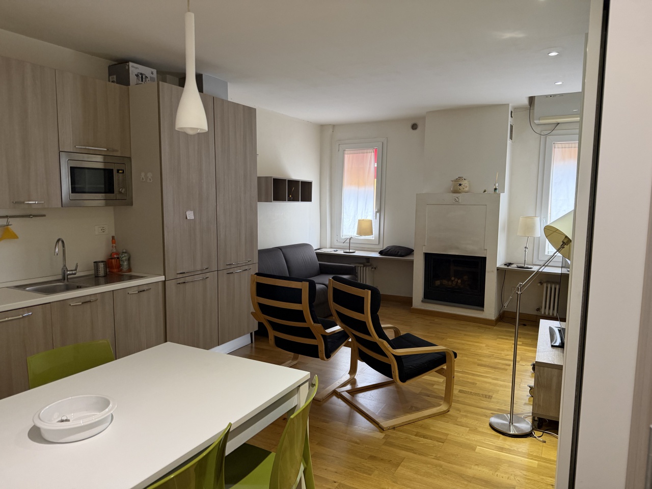 Monolocale arredato in affitto in via fondazza, Bologna