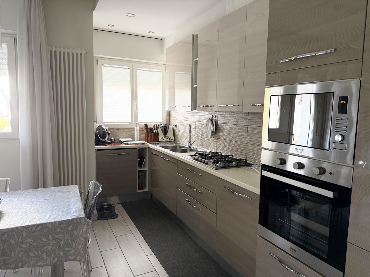 Trilocale con box in via lincoln, Bologna