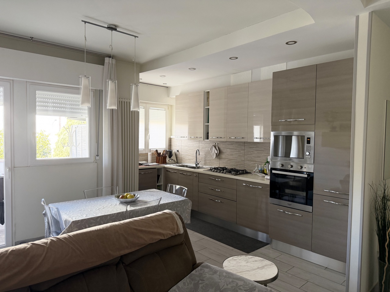 Trilocale con box in via lincoln, Bologna