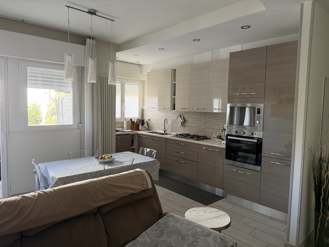 Trilocale con box in via lincoln, Bologna