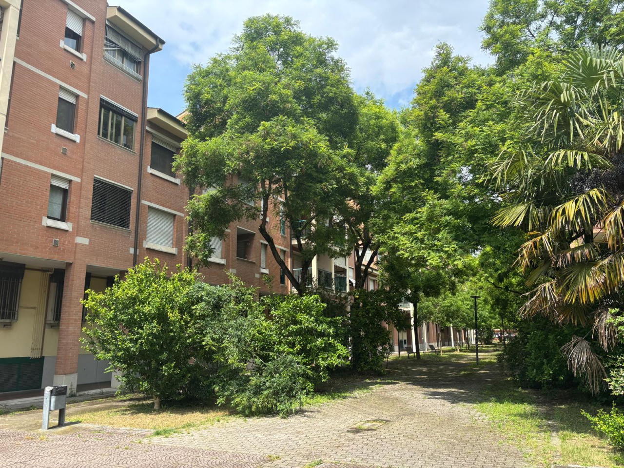 Negozio in vendita in via san donato, Bologna