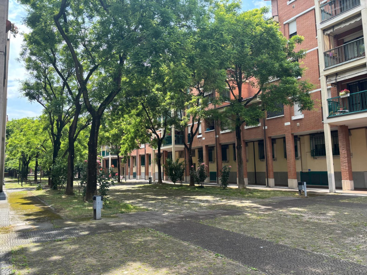 Negozio in vendita in via san donato, Bologna