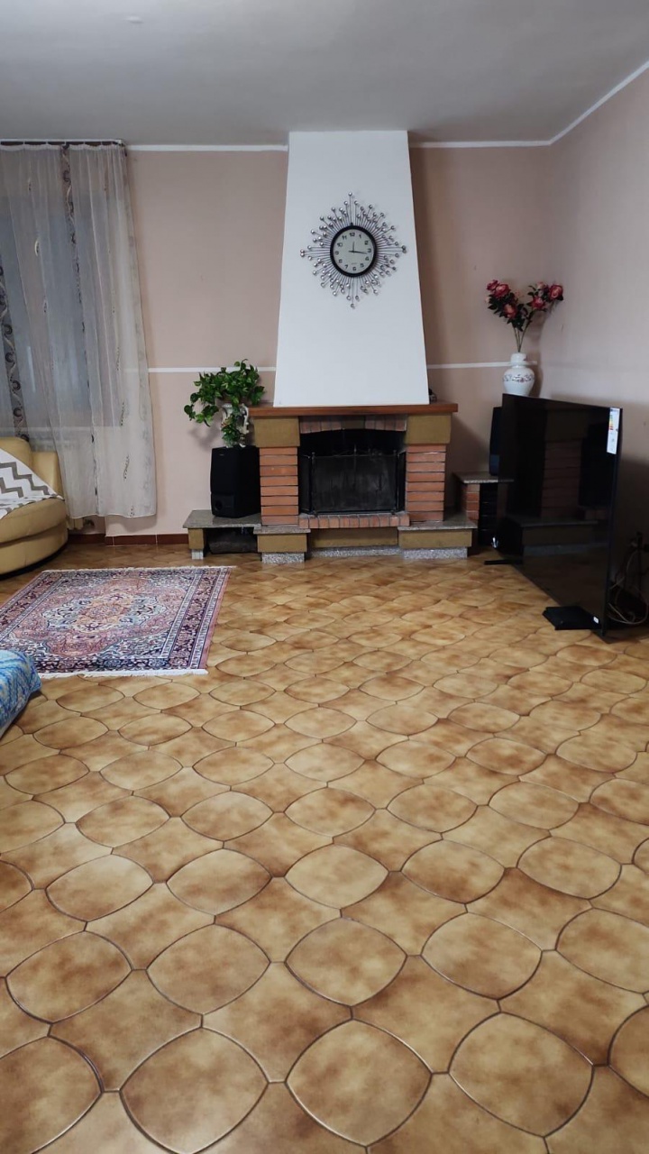 Villa con giardino in via brazzolo, Formignana