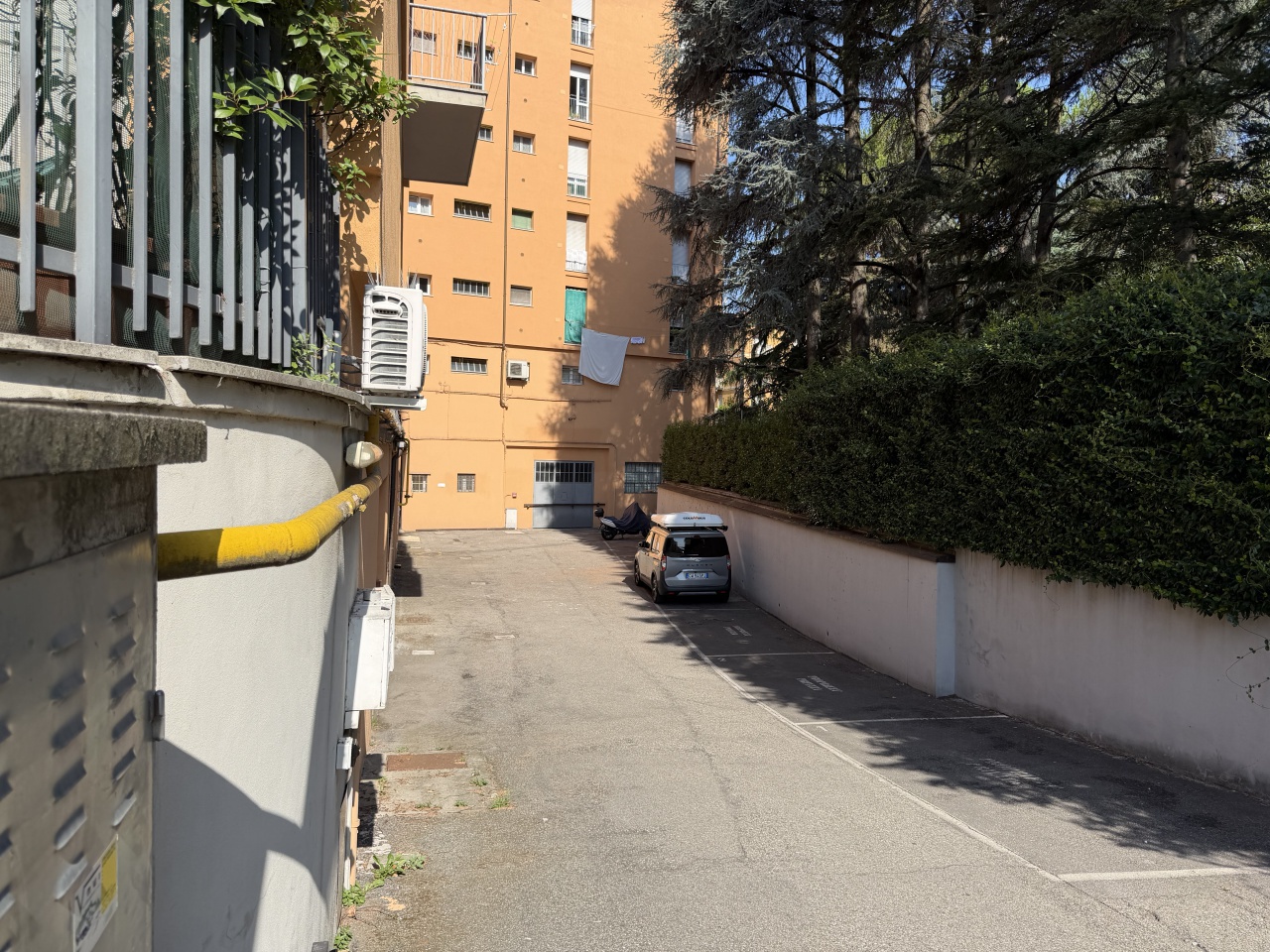Magazzino in vendita in via toscana, Bologna
