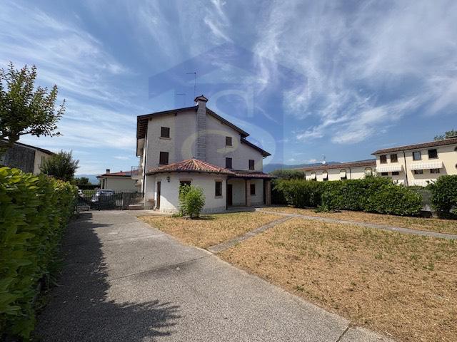 Villa Bifamiliare con giardino a Cordignano