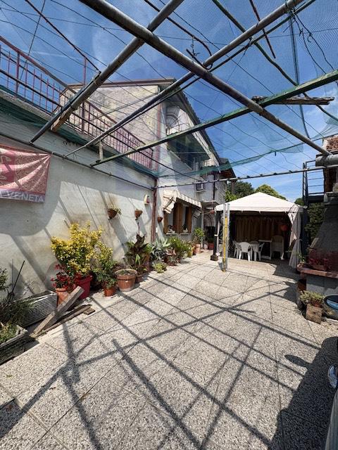 Villa con giardino a Caneva