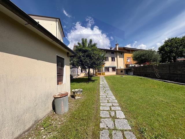 Casa indipendente con giardino a Budoia