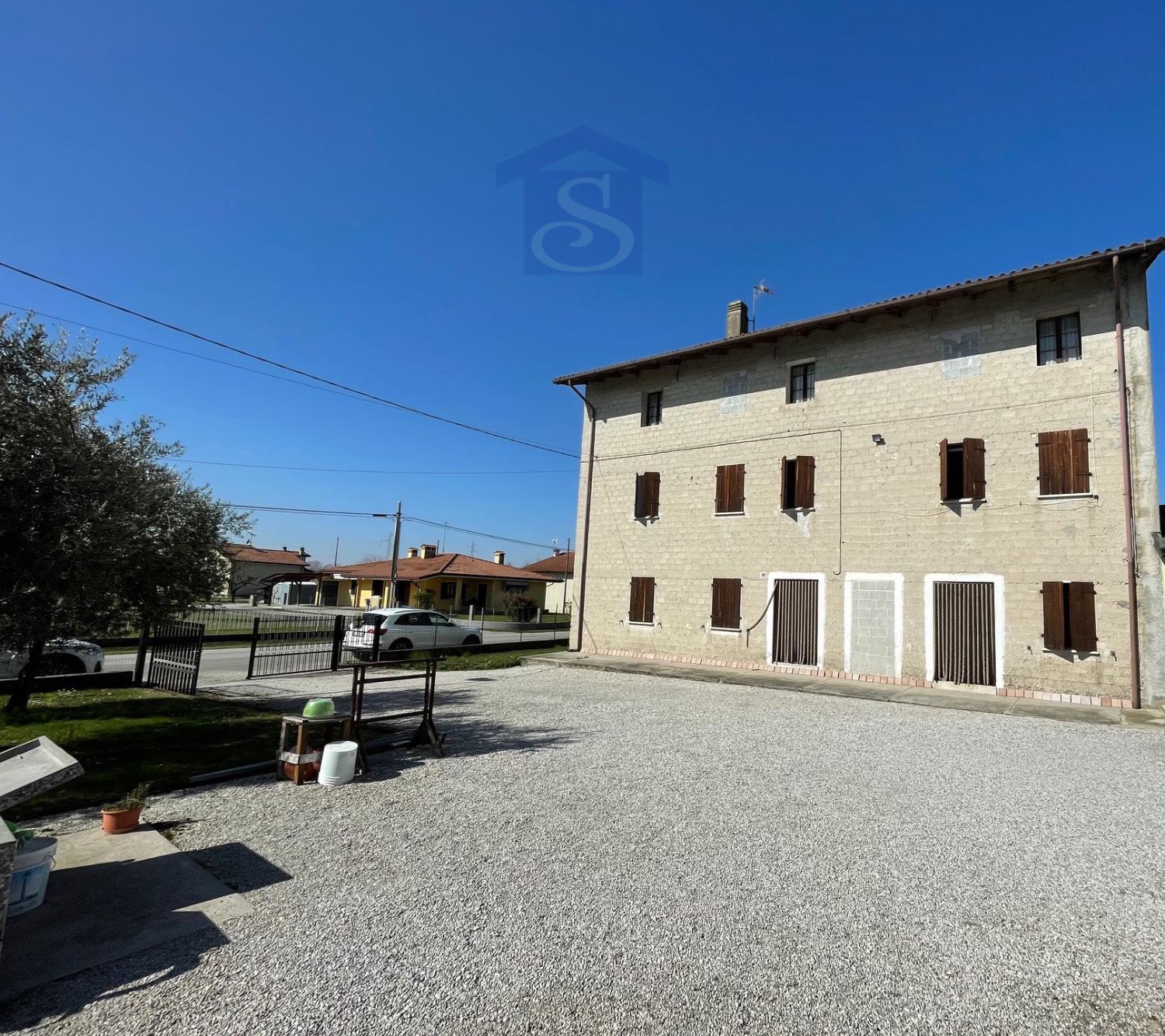 Casa indipendente con giardino a Zoppola