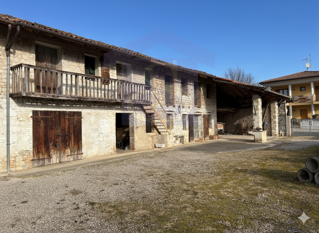 Casa indipendente con giardino a Fontanafredda