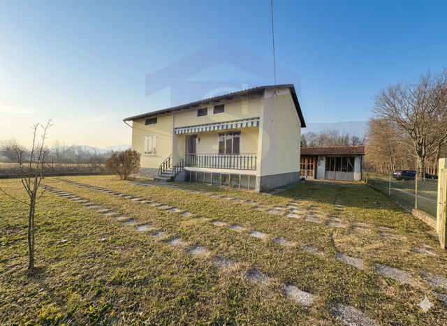 Casa indipendente con giardino a Polcenigo
