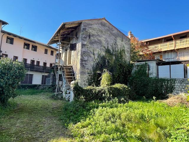 Rustico da ristrutturare a Polcenigo