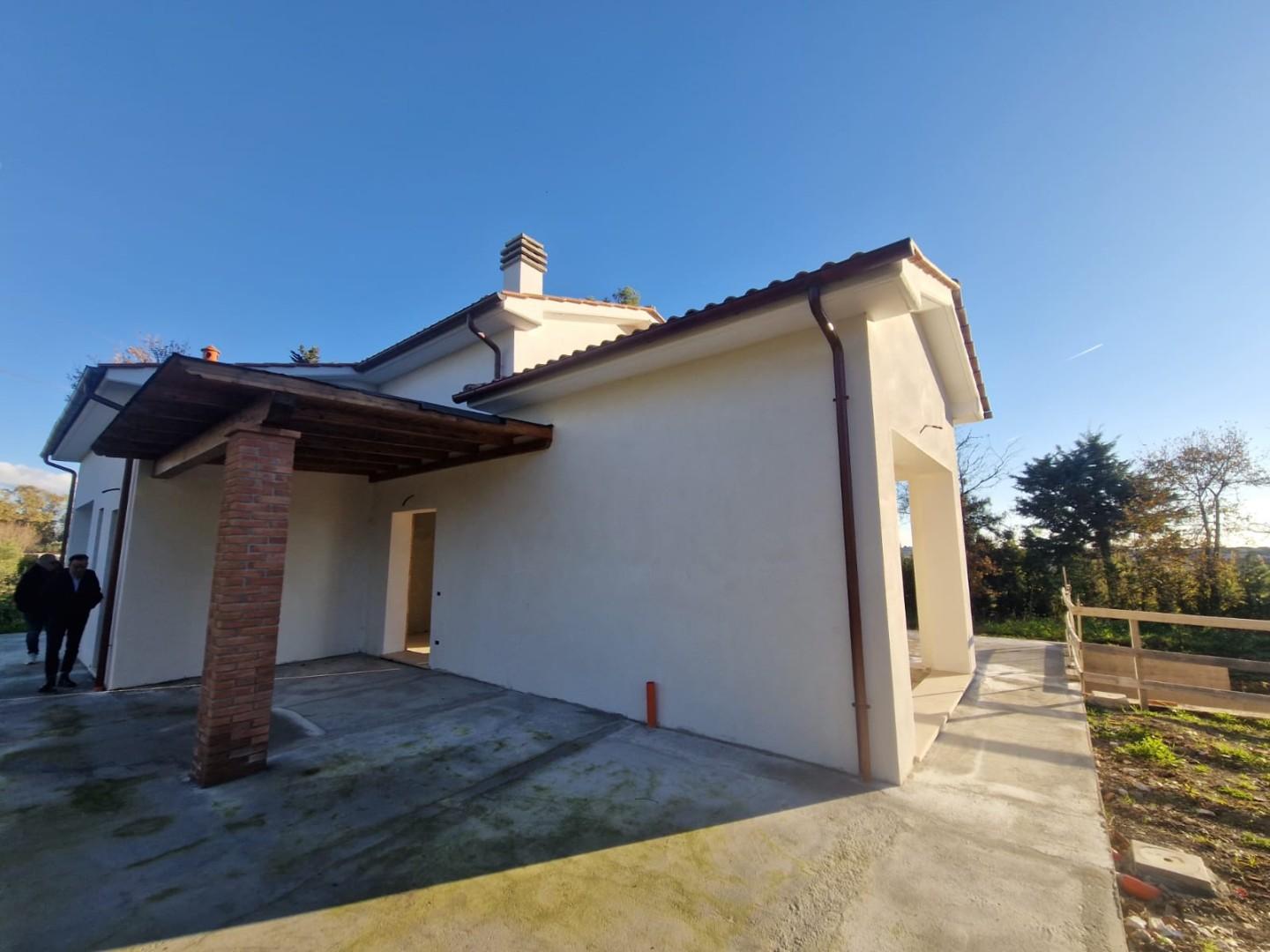 Villa con terrazzo, Cecina collemezzano alto