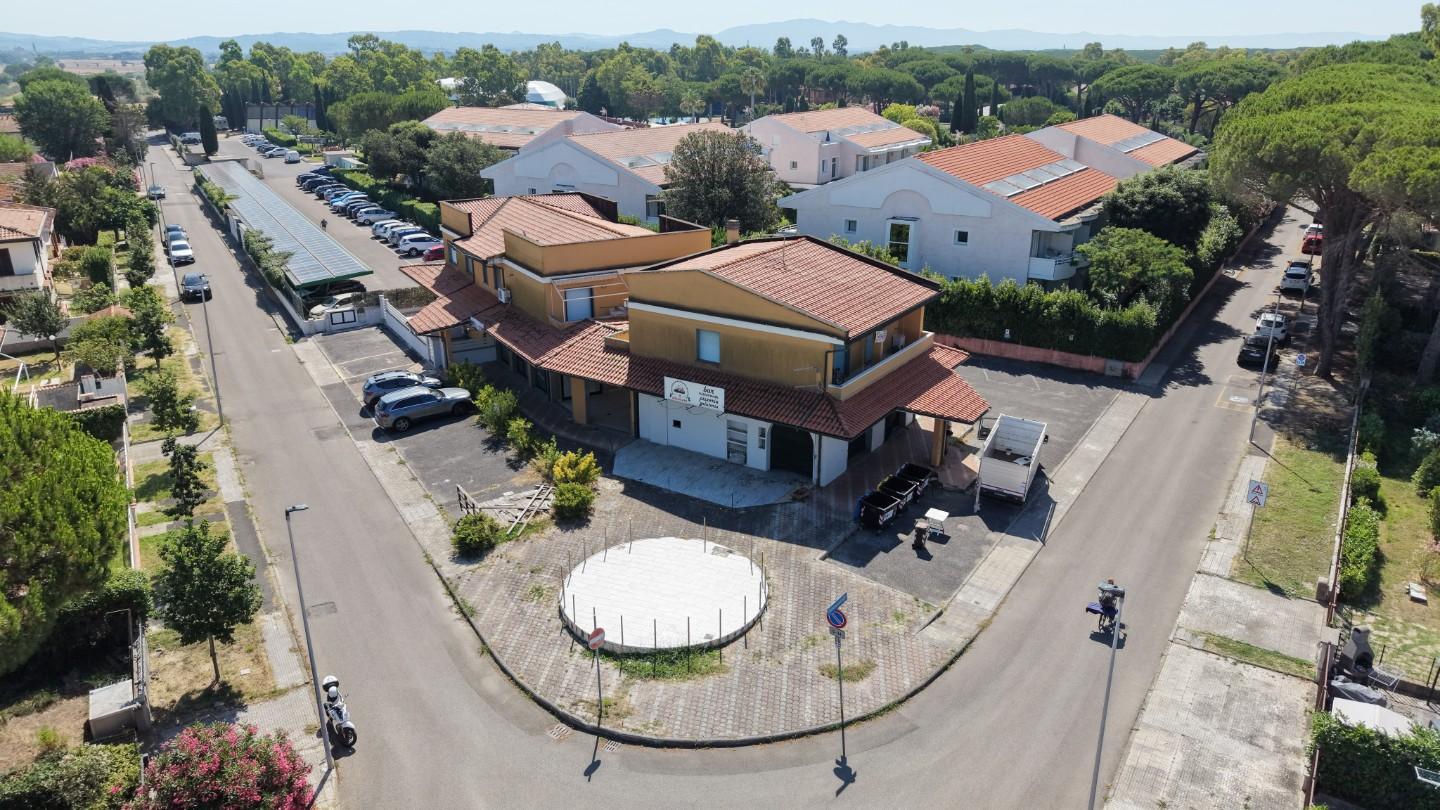 Villa Quadrifamiliari con giardino, Cecina marina