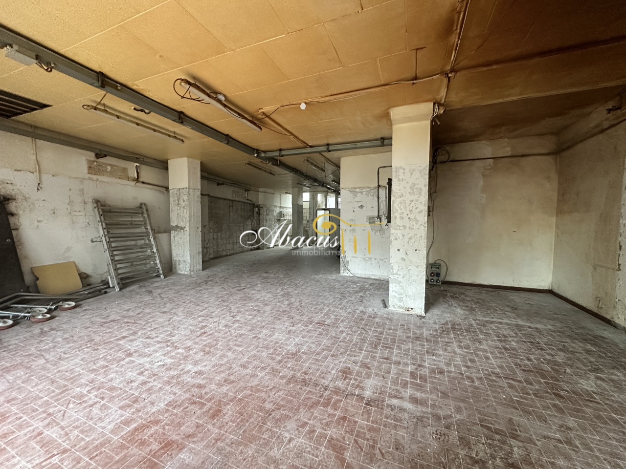 Laboratorio in affitto in via sernesi, Firenze