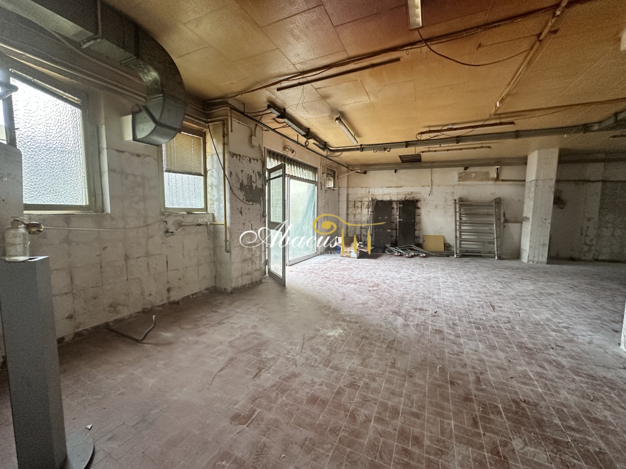 Laboratorio in affitto in via sernesi, Firenze