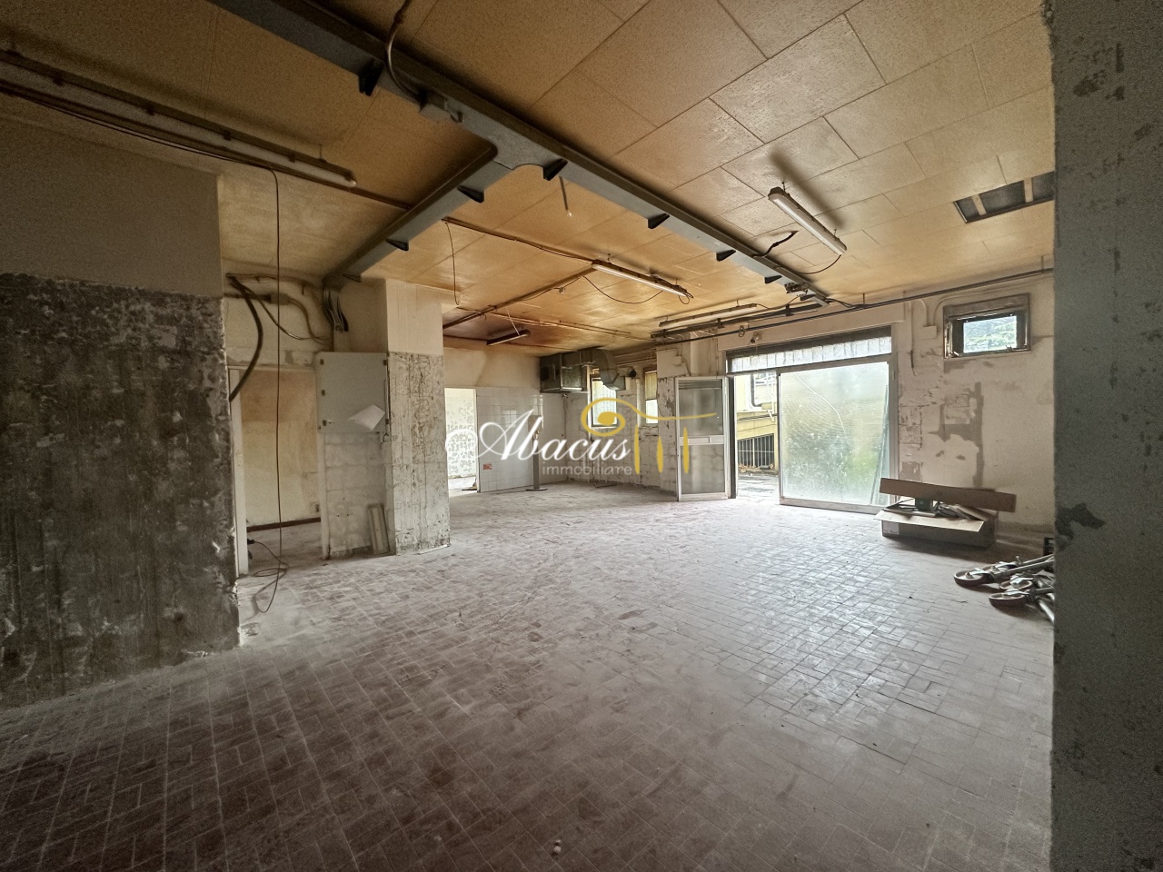 Laboratorio in affitto in via sernesi, Firenze