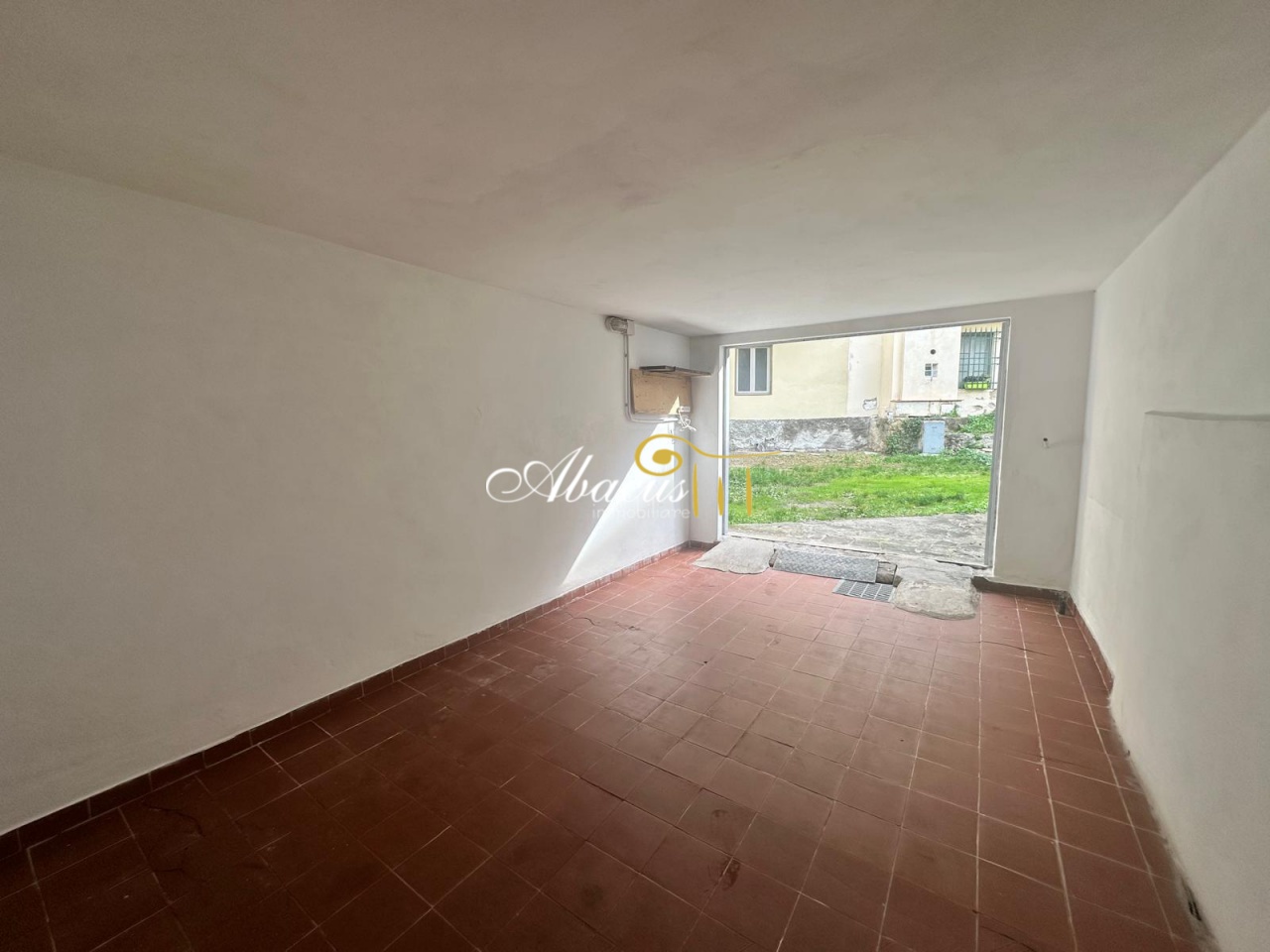 Box/Garage 14mq con box in piazza del bandino, Firenze