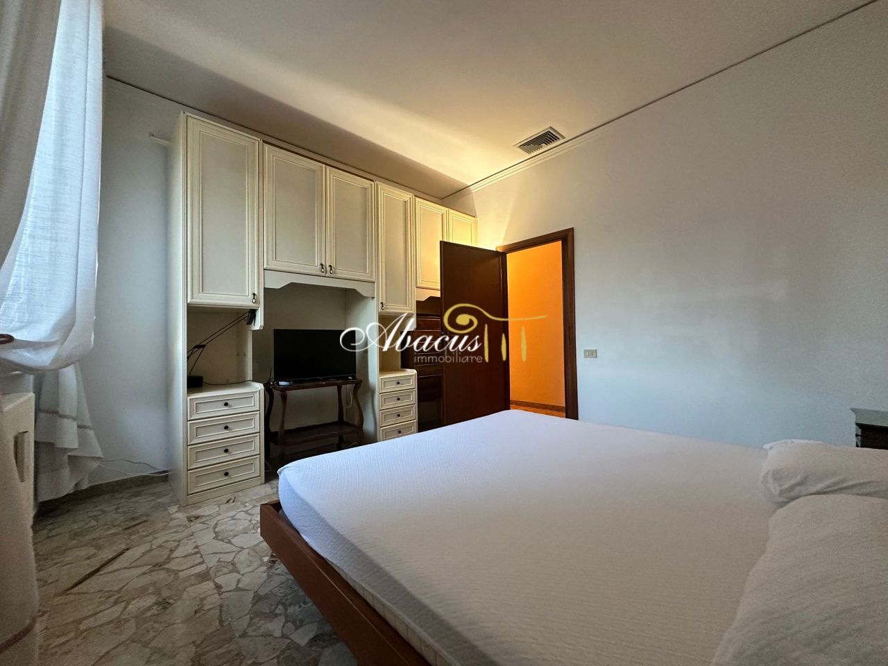 Quadrilocale arredato in affitto in via lanfranchi, Firenze