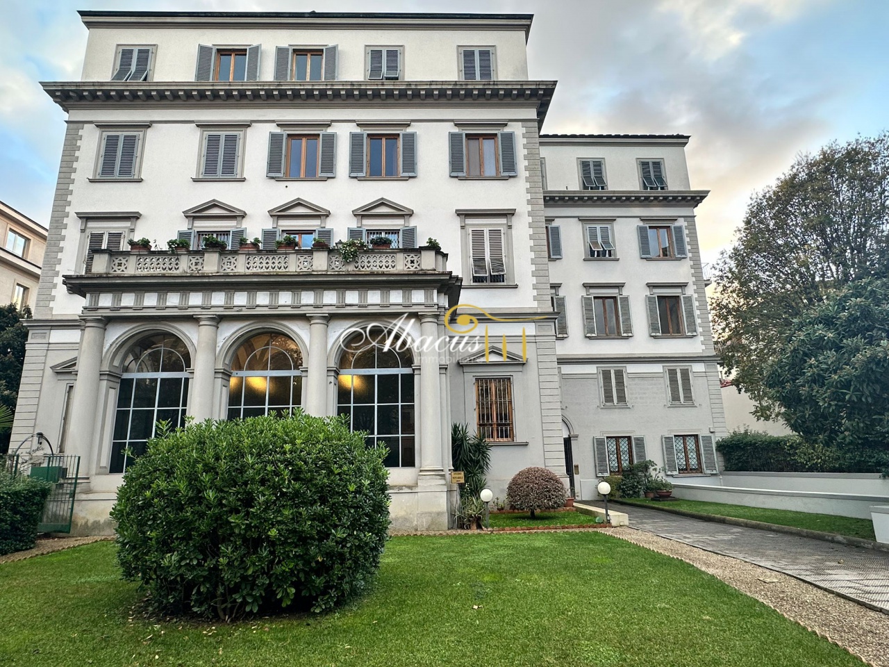 Ufficio con giardino in viale matteotti, Firenze