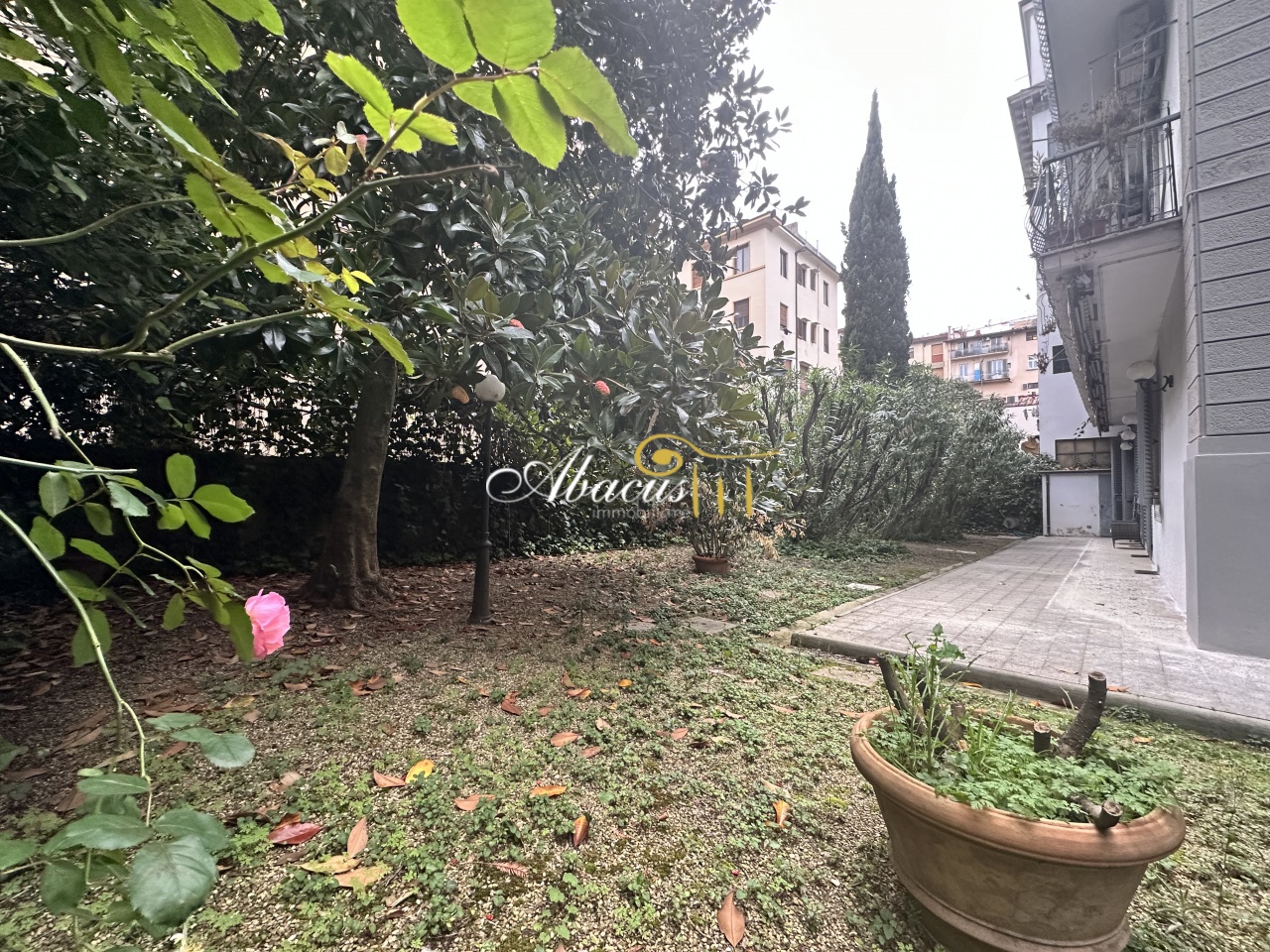 Ufficio con giardino in viale matteotti, Firenze