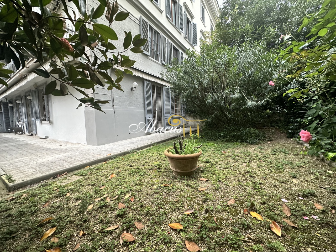 Ufficio con giardino in viale matteotti, Firenze