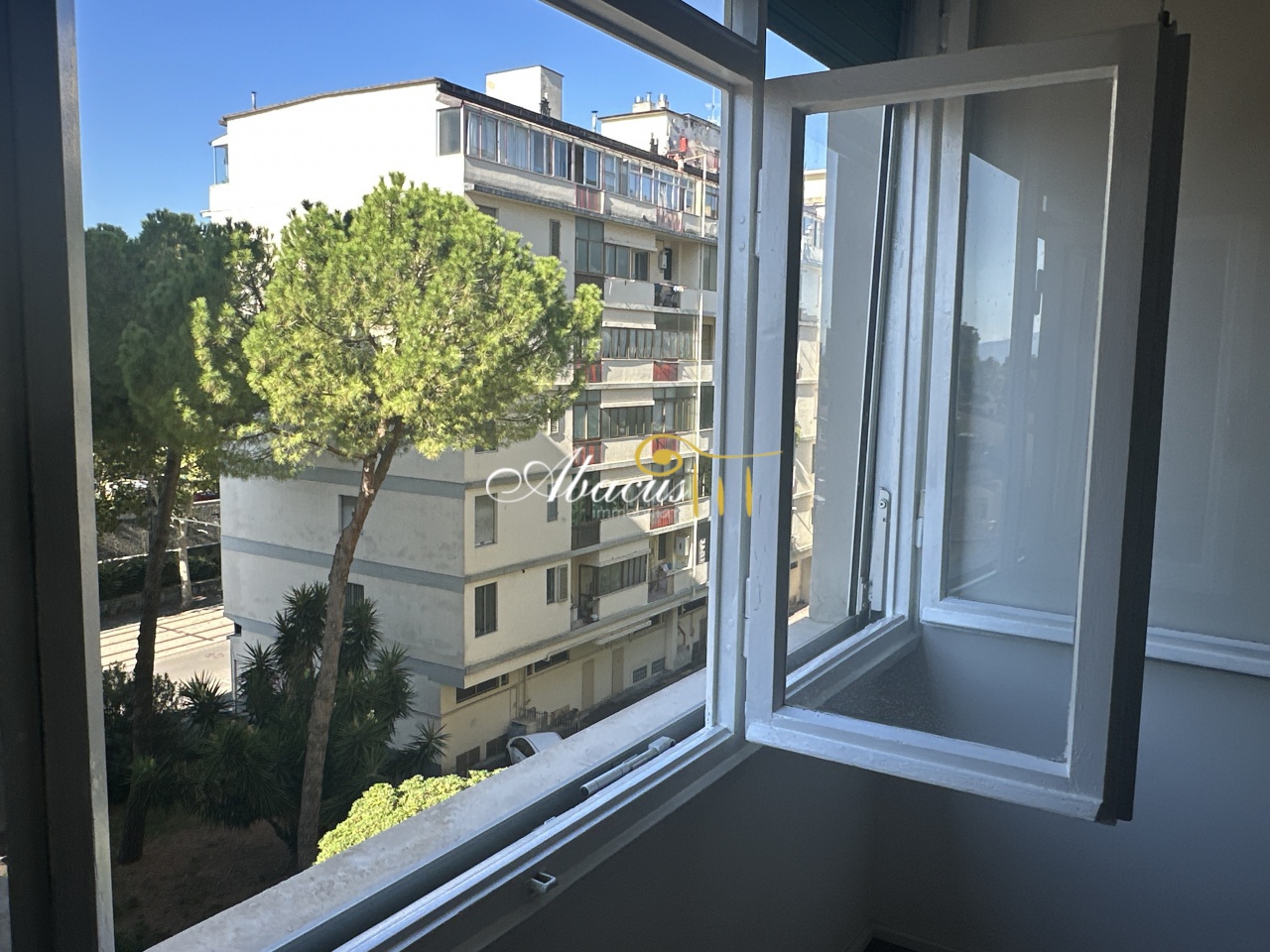 Quadrilocale con terrazzo in via gordigiani, Firenze