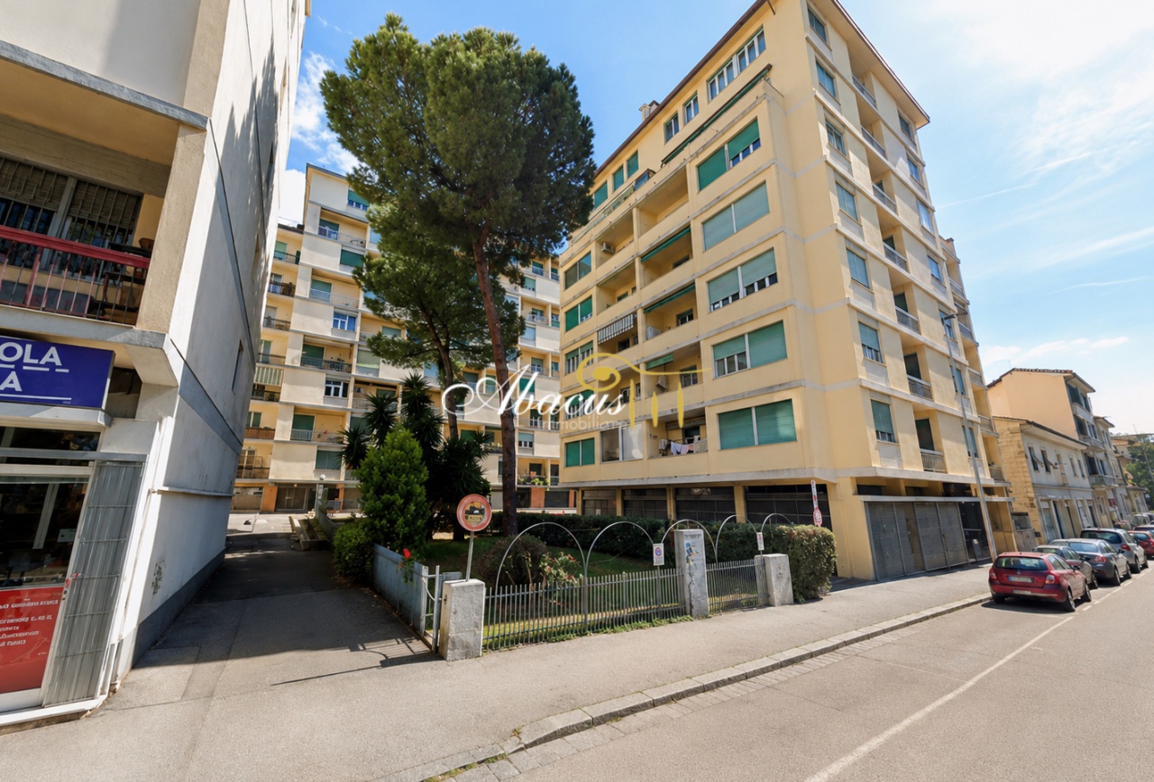 Quadrilocale con terrazzo in via gordigiani, Firenze