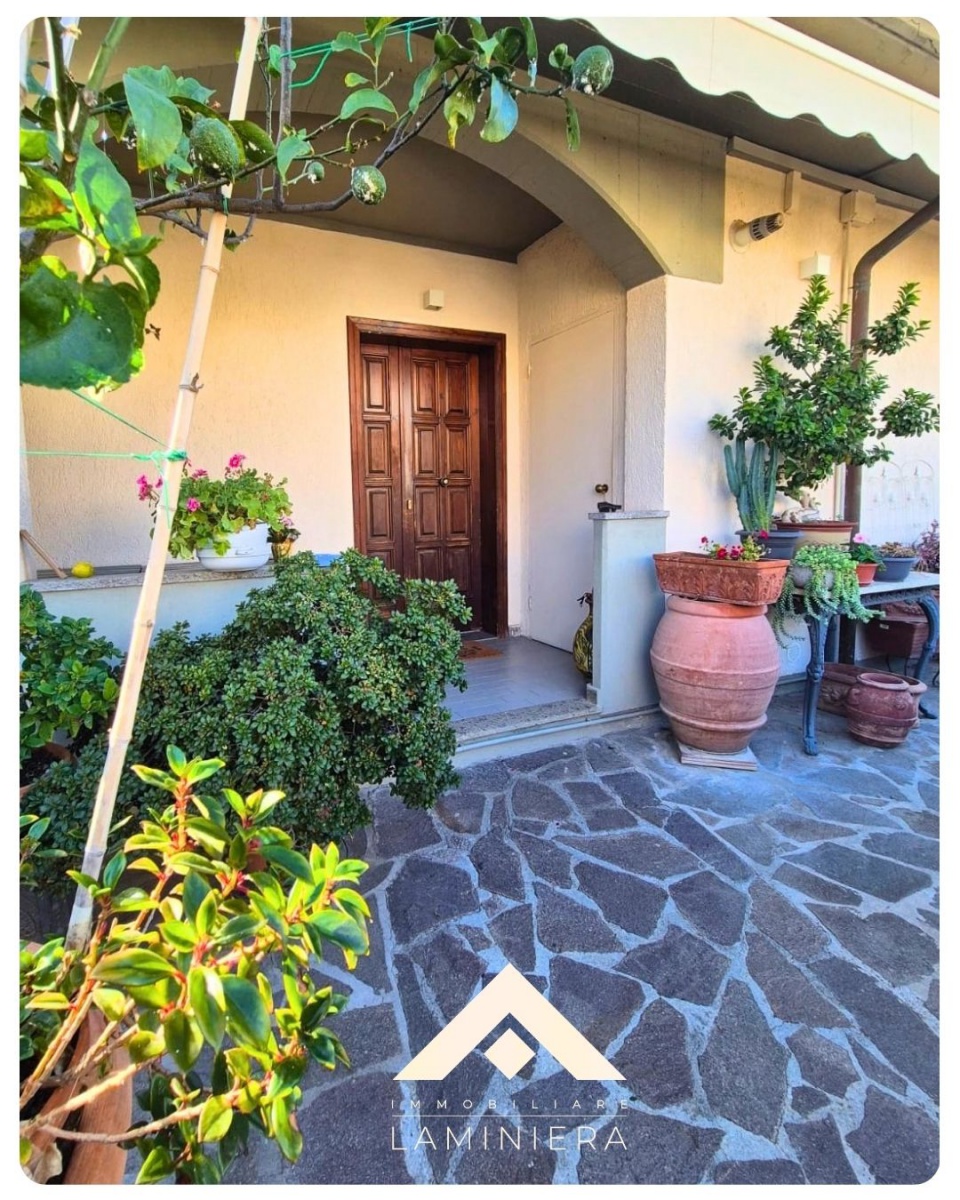 Casa indipendente con giardino a Gavorrano