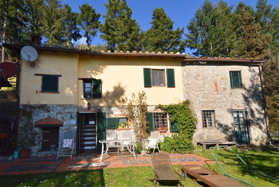 Rustico con giardino, Lucca gignano di brancoli