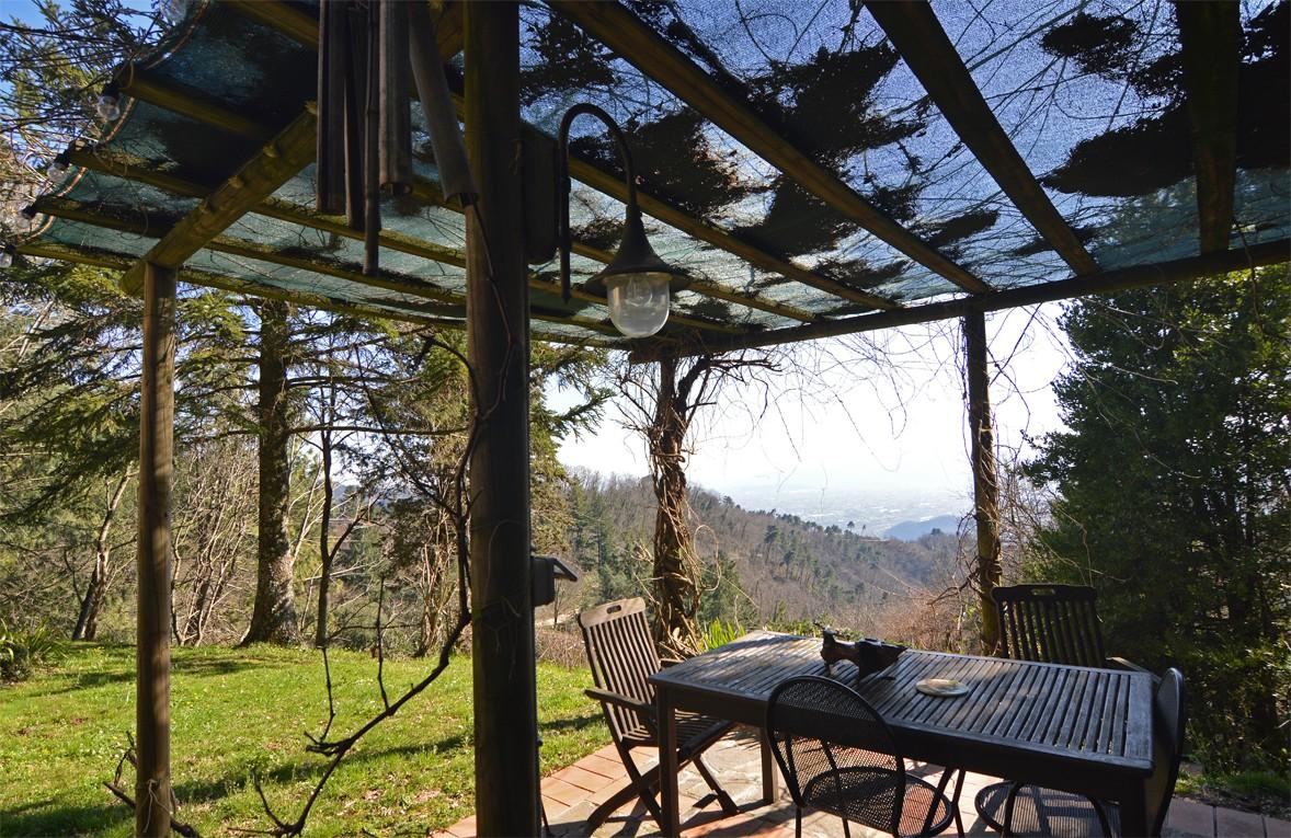 Rustico con giardino, Lucca gignano di brancoli