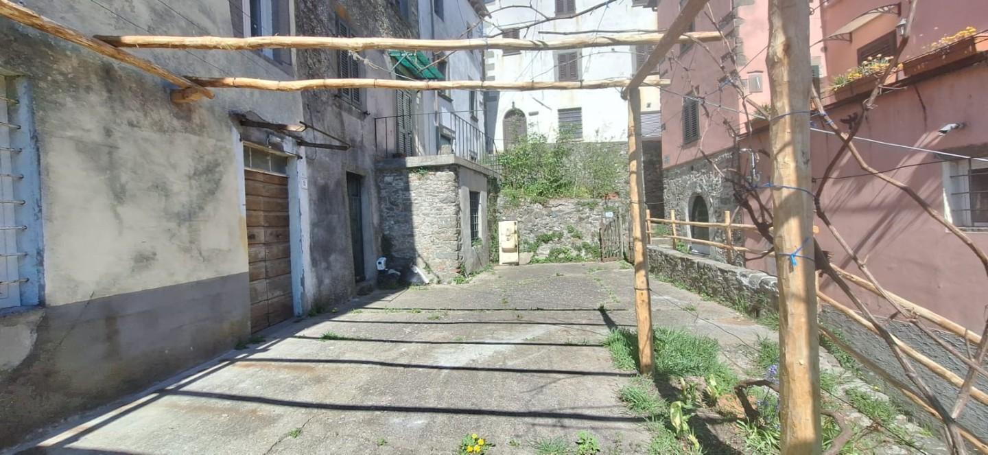 Casa indipendente con giardino a Pescaglia