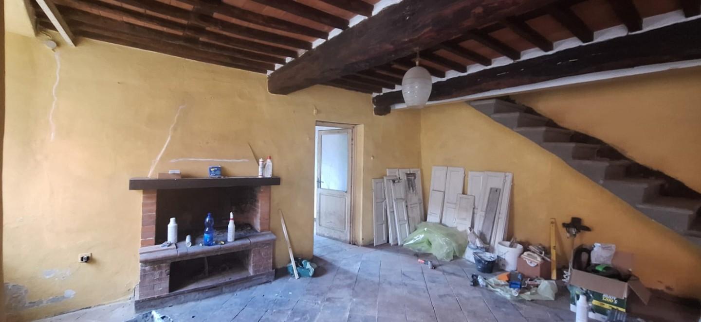 Casa indipendente con giardino a Pescaglia