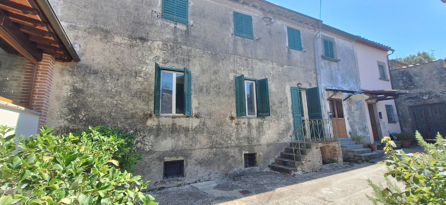 Appartamento da ristrutturare, Bagni di Lucca lugliano