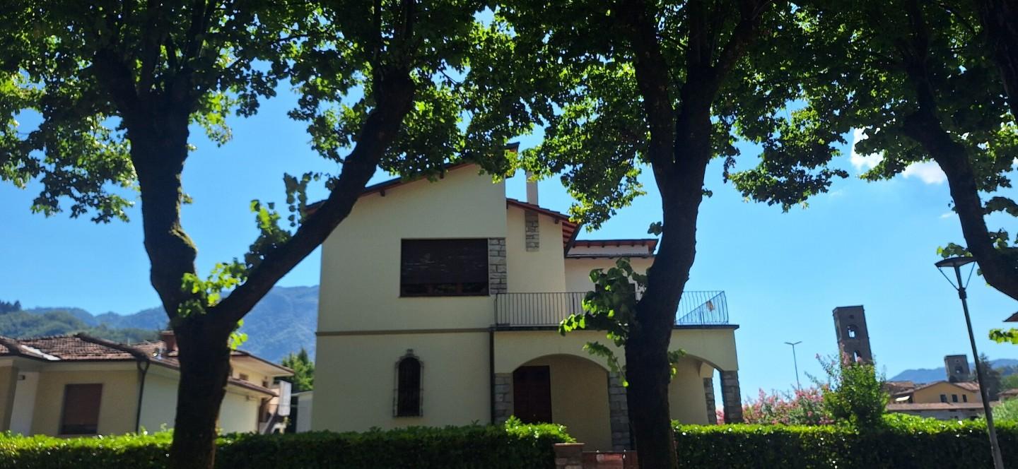 Appartamento in vendita a Borgo a Mozzano