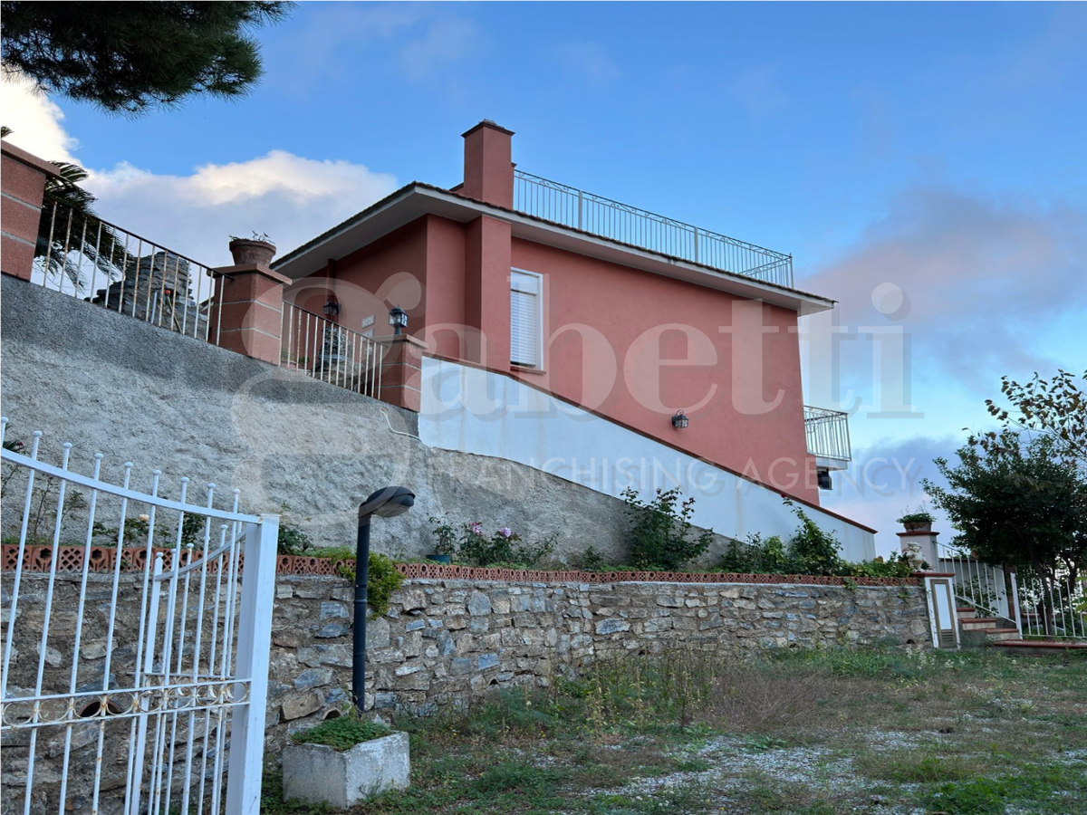 Casa indipendente in vendita a Montagnareale