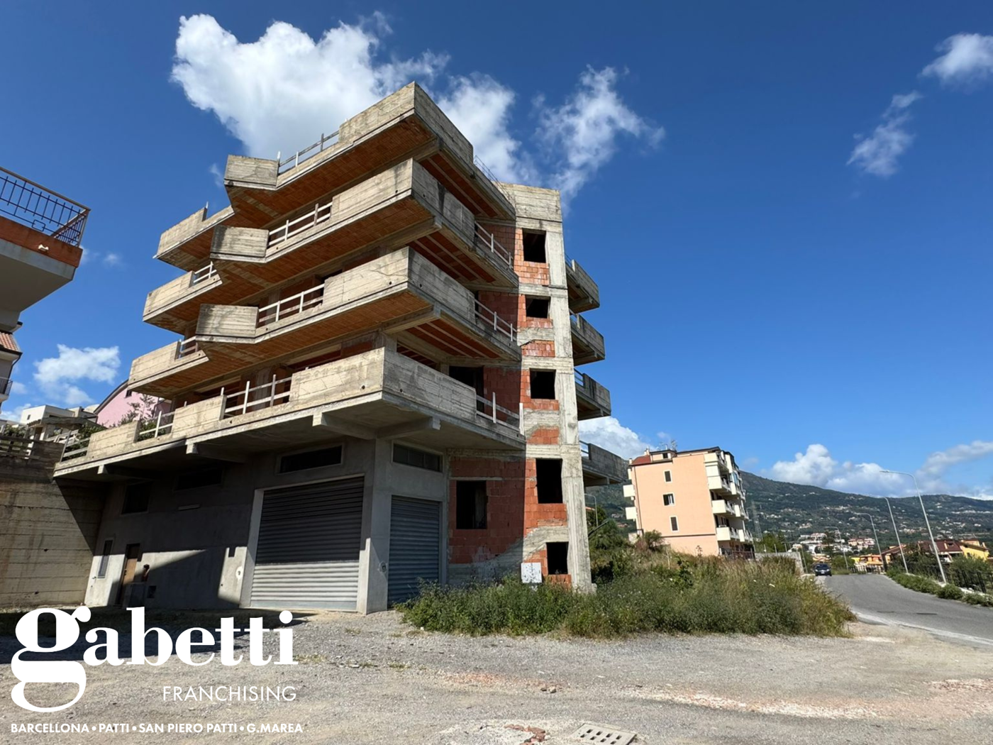 Stabile/Palazzo in vendita a Patti