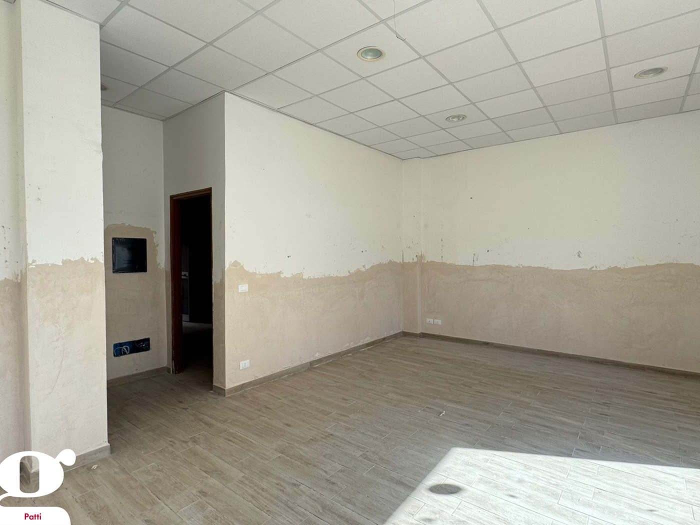 Negozio in vendita a Patti