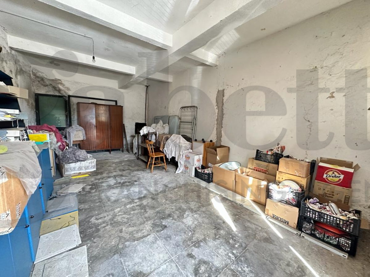 Magazzino in vendita a Patti