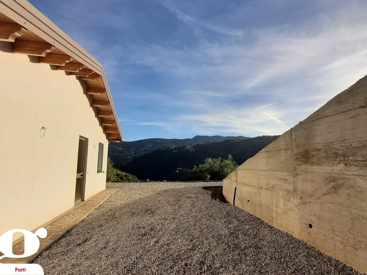 Casa indipendente nuova a Piraino