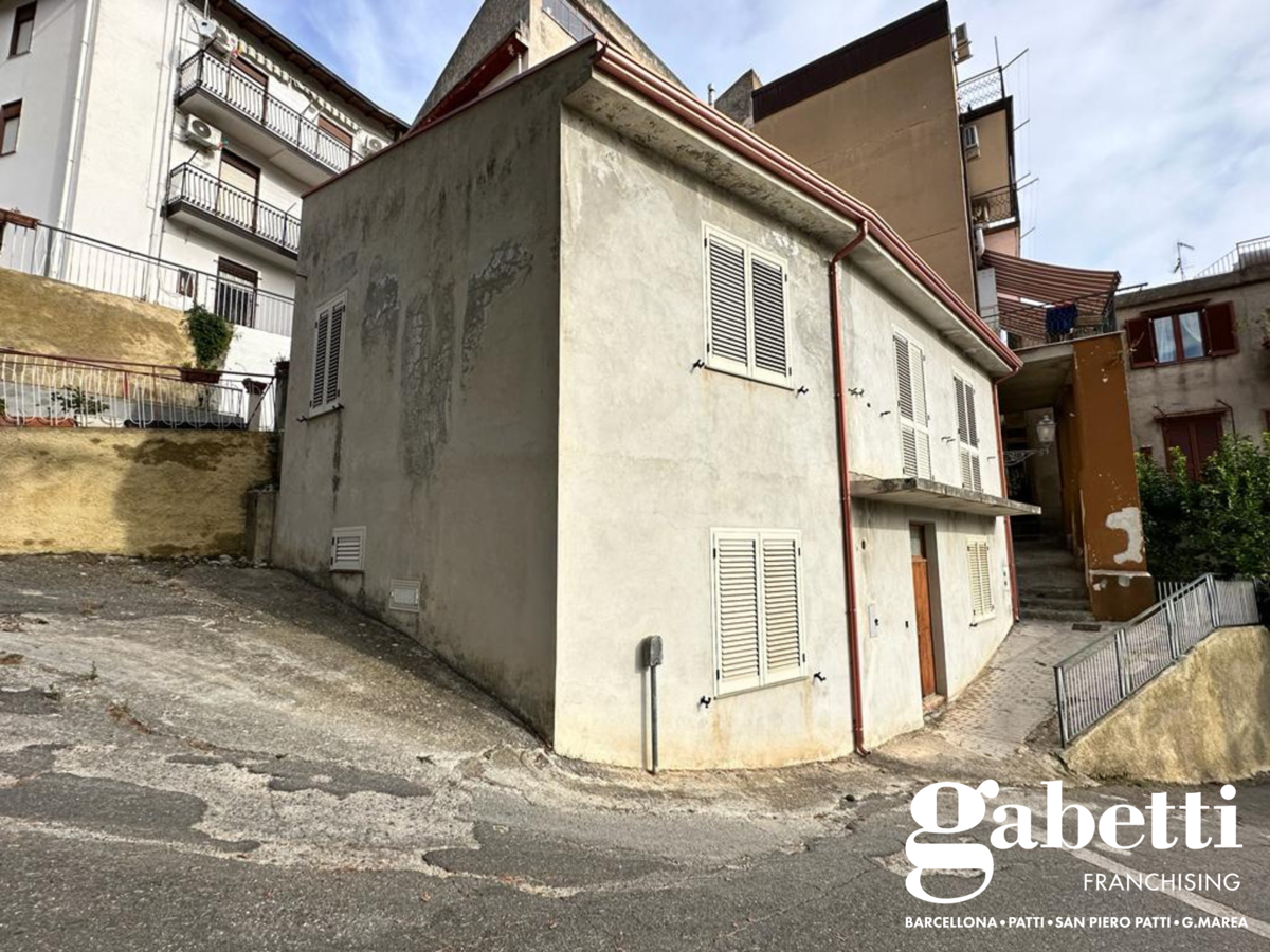 Casa indipendente da ristrutturare a Montagnareale