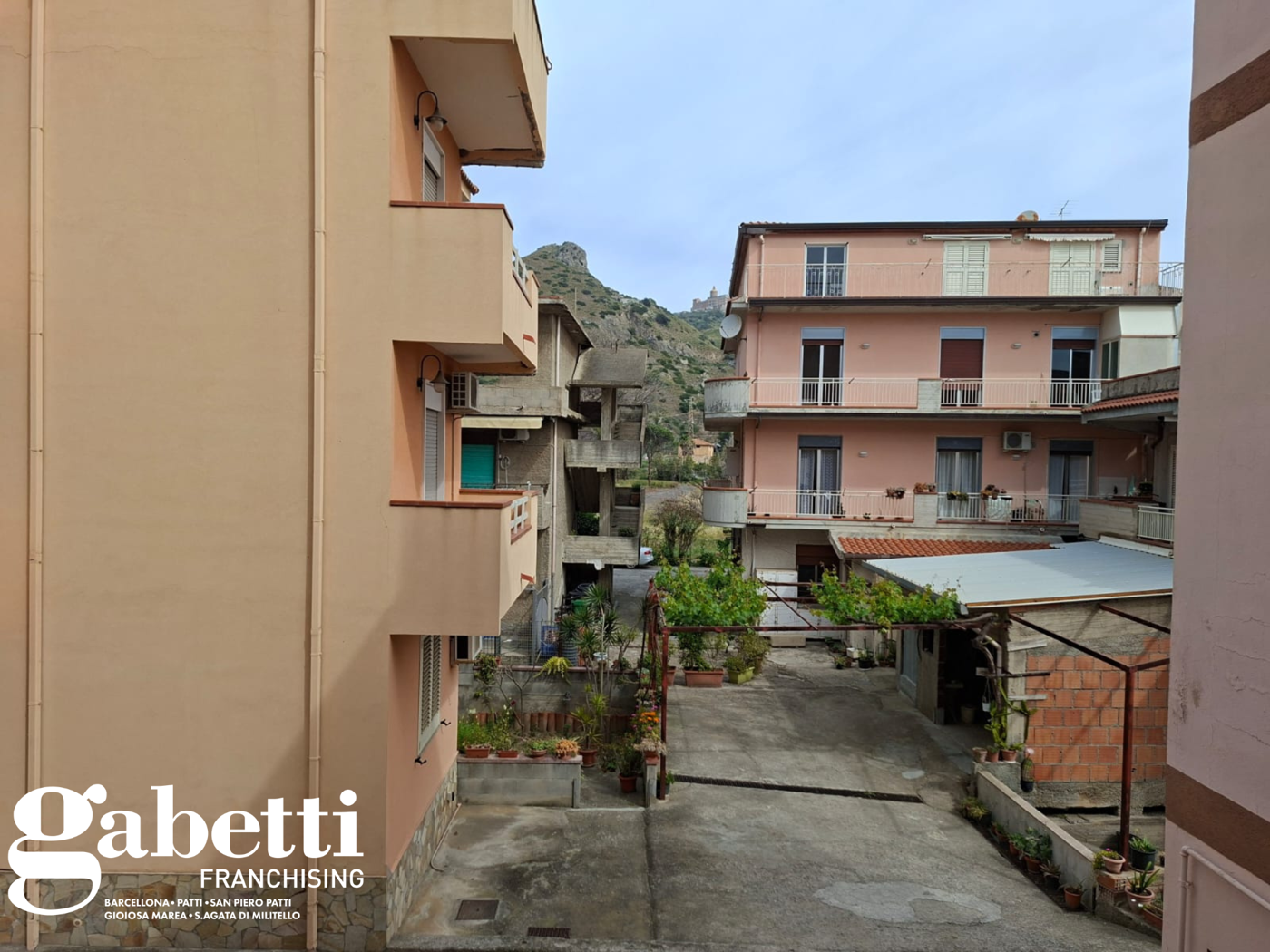 Trilocale in vendita a Oliveri