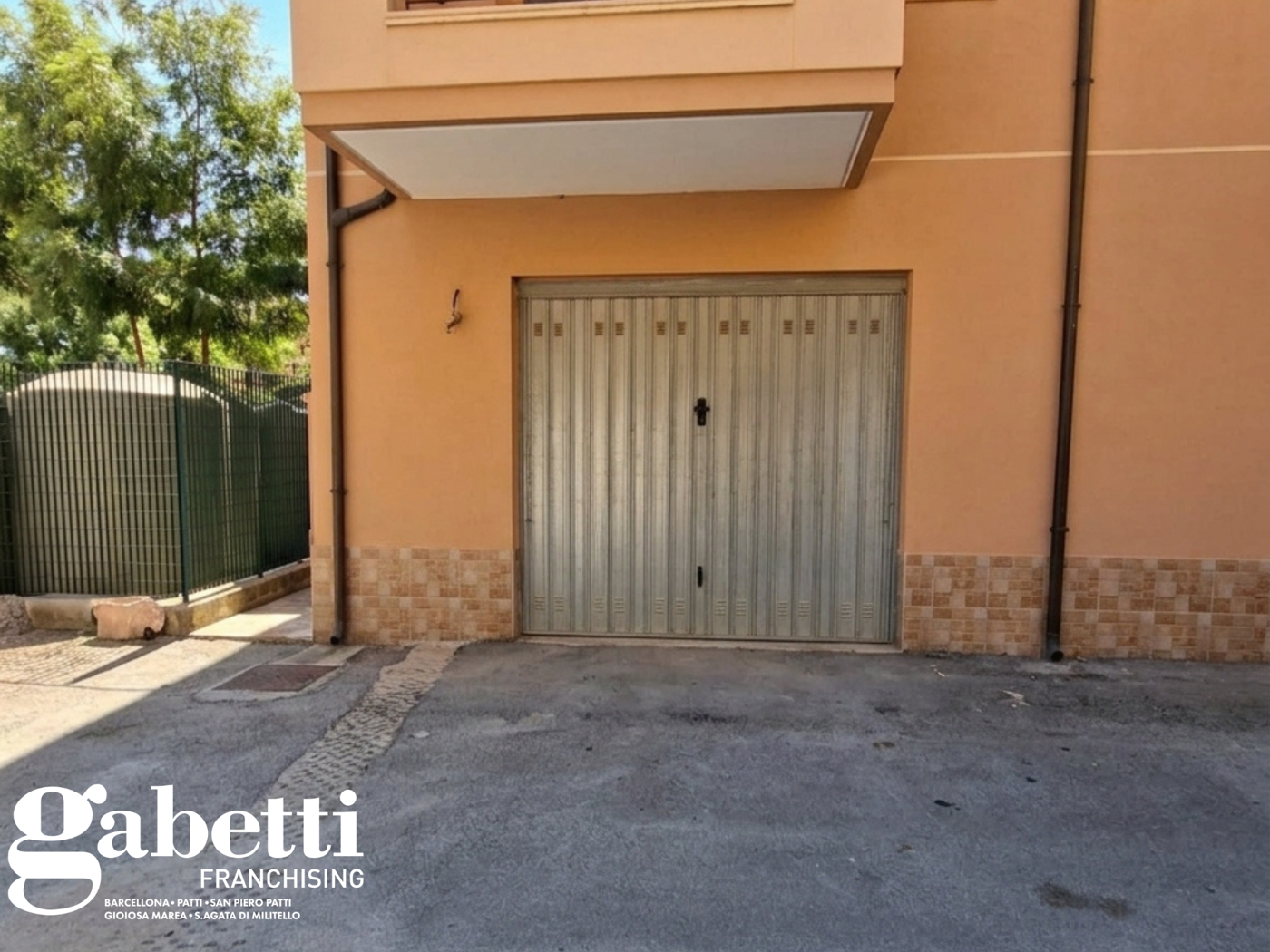 Box/Garage 50mq in vendita a Patti