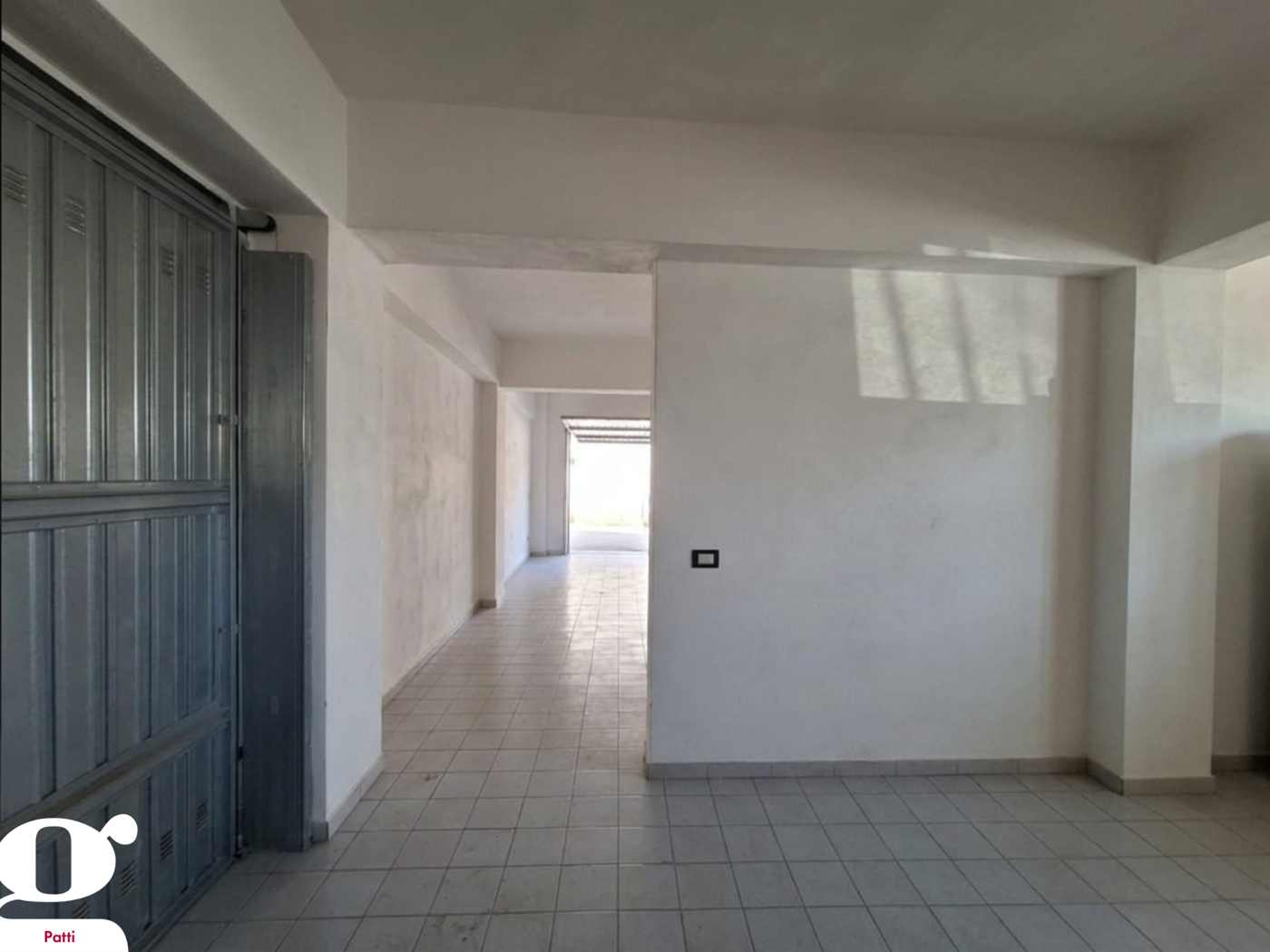 Box/Garage 50mq in vendita a Patti