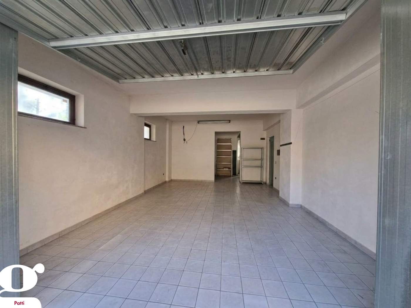 Box/Garage 50mq in vendita a Patti