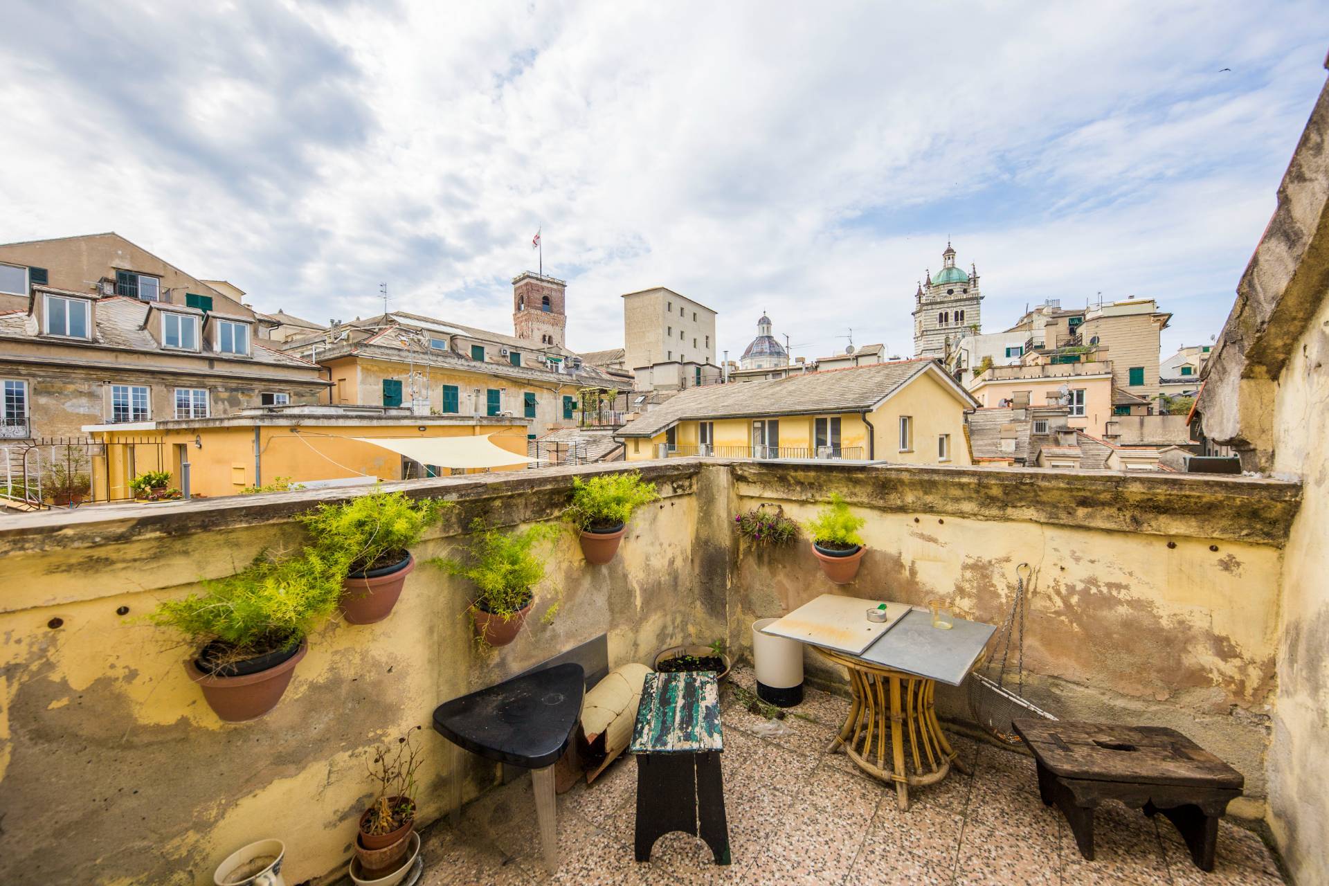 Appartamento con terrazzo, Genova centro storico