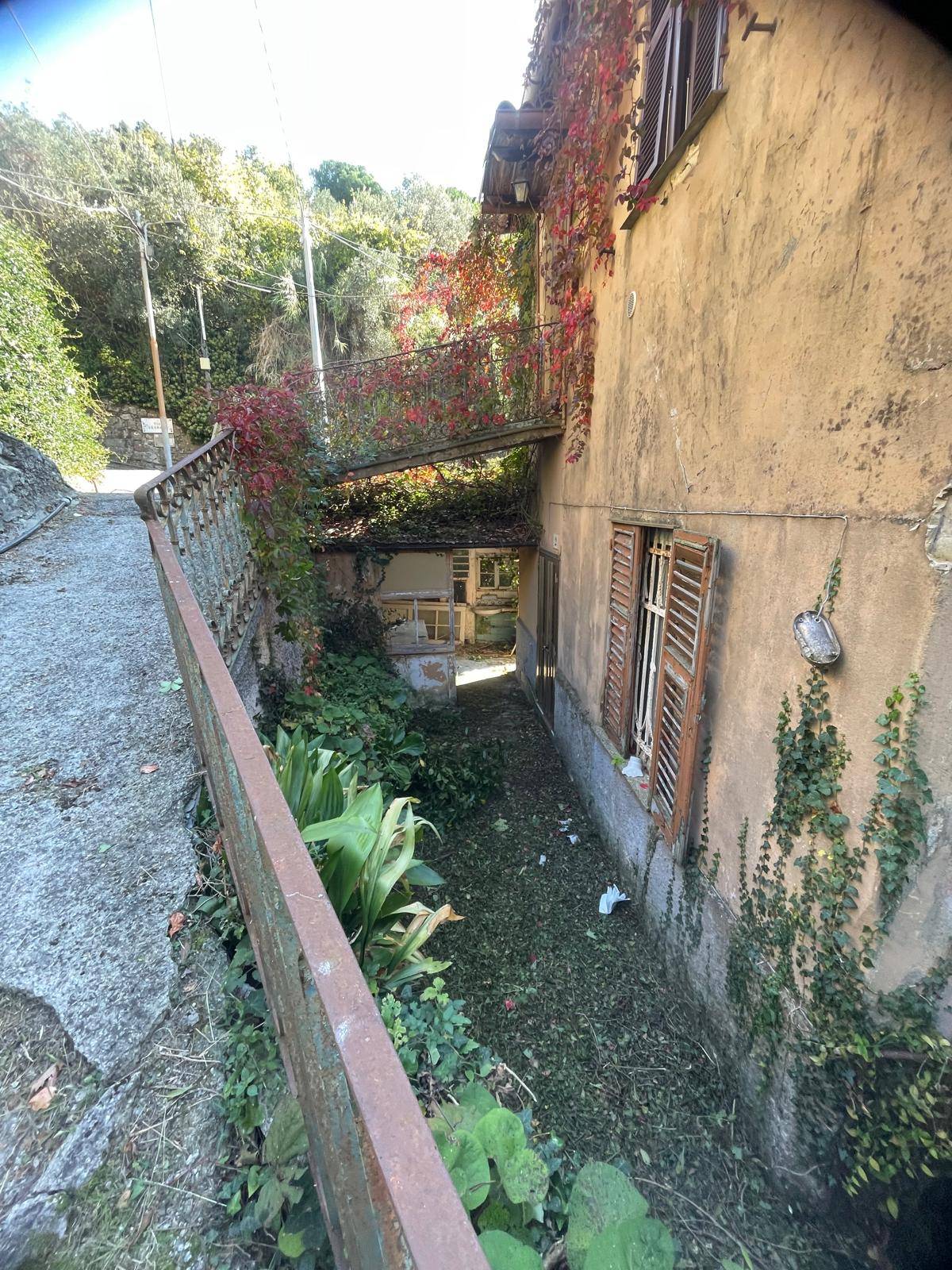 Casa indipendente in vendita a Genova, Quezzi