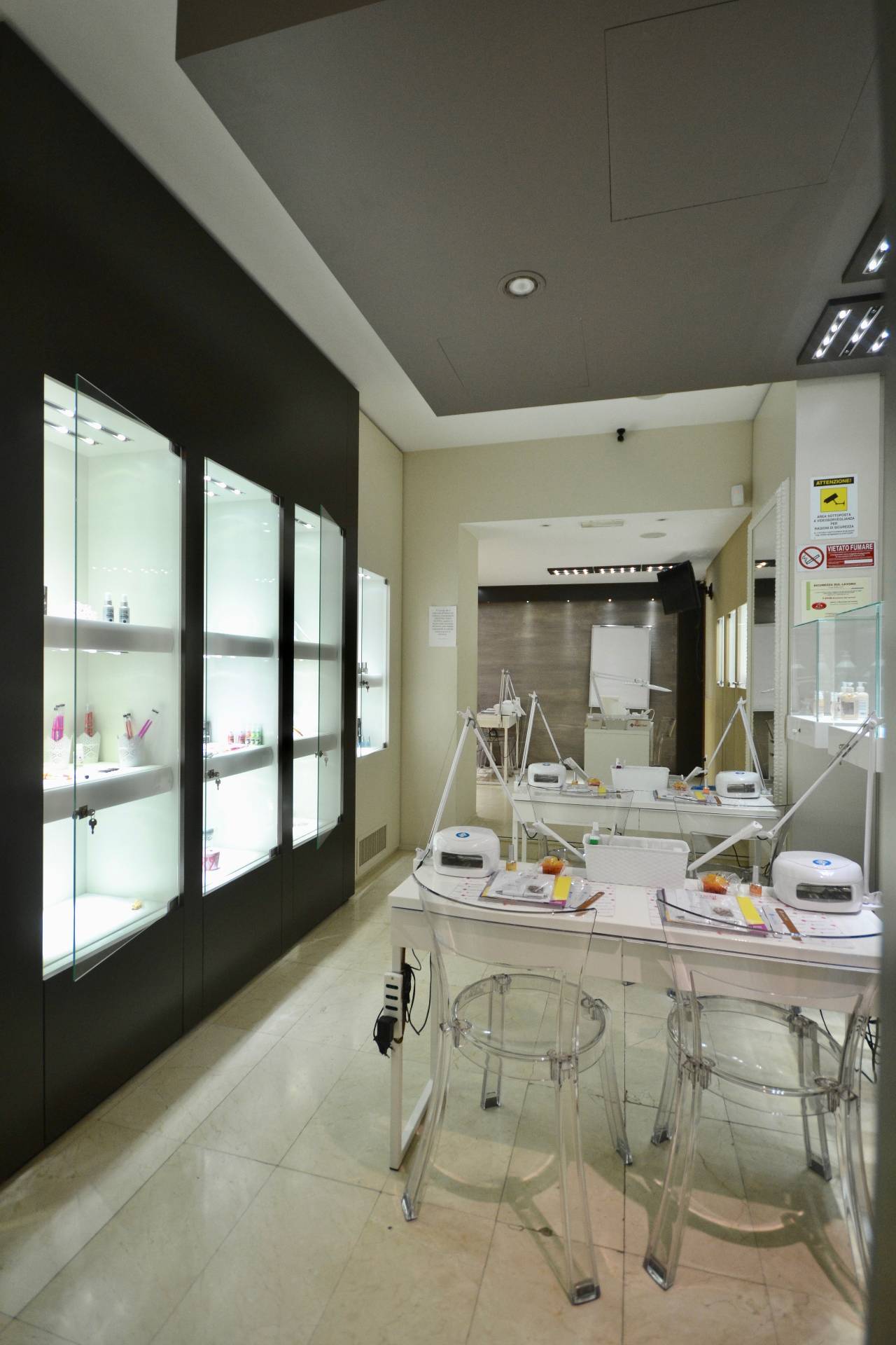 Locale commerciale in affitto a Genova, Centro Storico